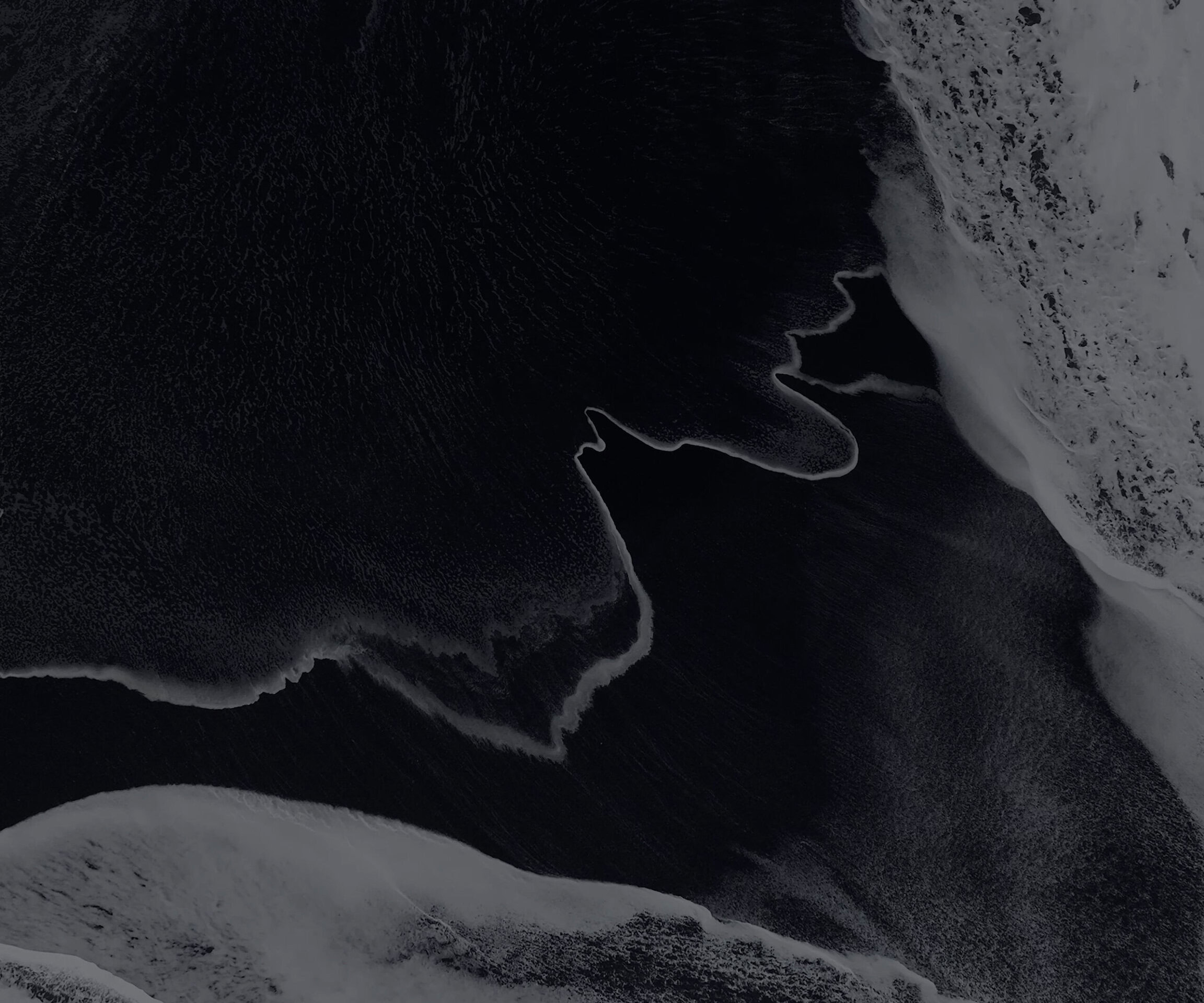 Pixel 11 Pro Fold Midnight inner wallpaper dark mode