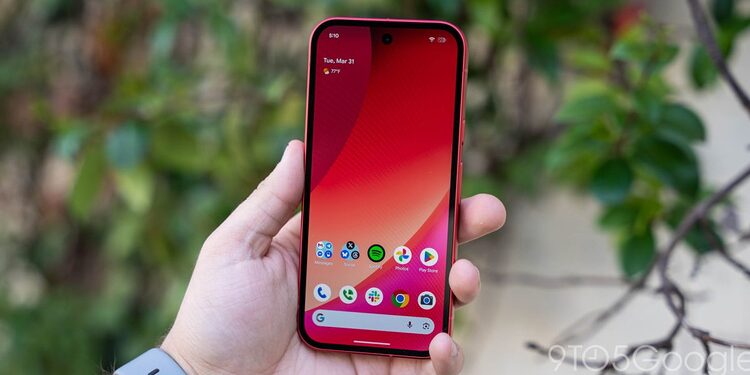 Google Pixel Android 17 search bar toggle leak